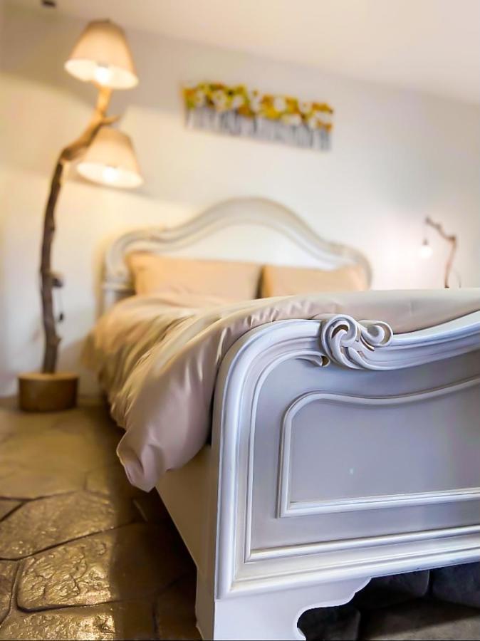 Pistachio Guesthouse, Παραδοσιακός Ξενώνας Vathi  Экстерьер фото