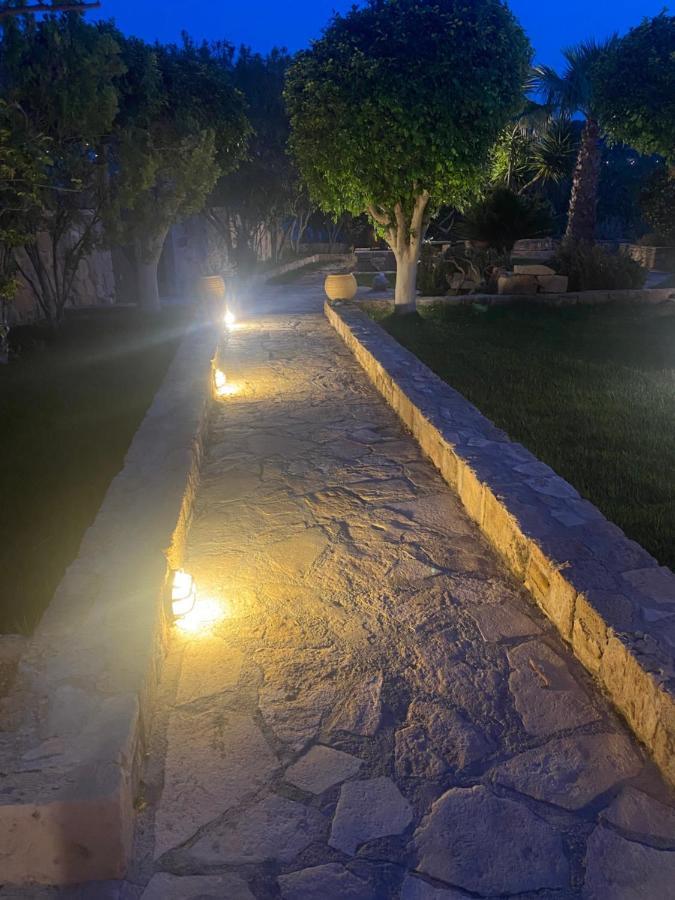 Pistachio Guesthouse, Παραδοσιακός Ξενώνας Vathi  Экстерьер фото