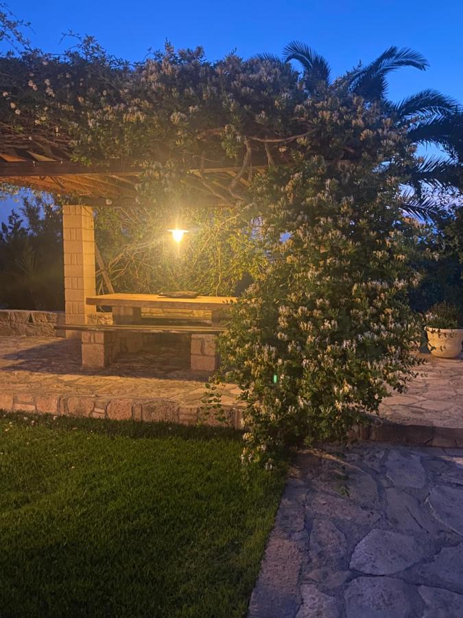 Pistachio Guesthouse, Παραδοσιακός Ξενώνας Vathi  Экстерьер фото