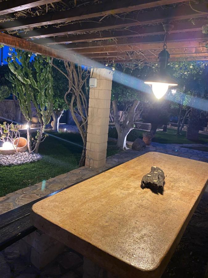 Pistachio Guesthouse, Παραδοσιακός Ξενώνας Vathi  Экстерьер фото